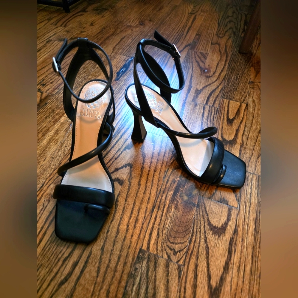Vince Camuto Black Strap Sandals/heels